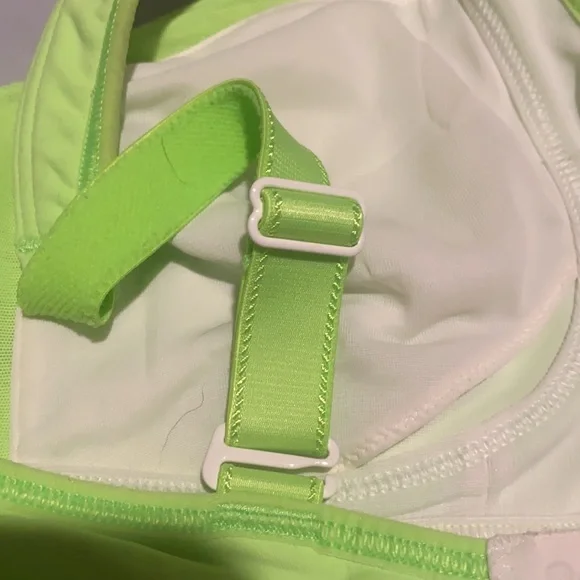 Lululemon athletica lime green sports bra 🏃♀️ - Picture 6 of 7